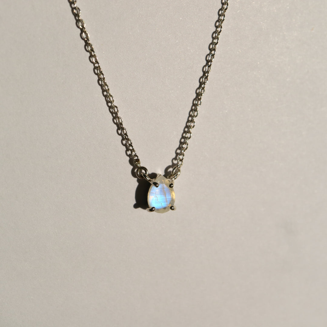 Pear Cut rainbow Moonstone Silver Choker pendant Necklace