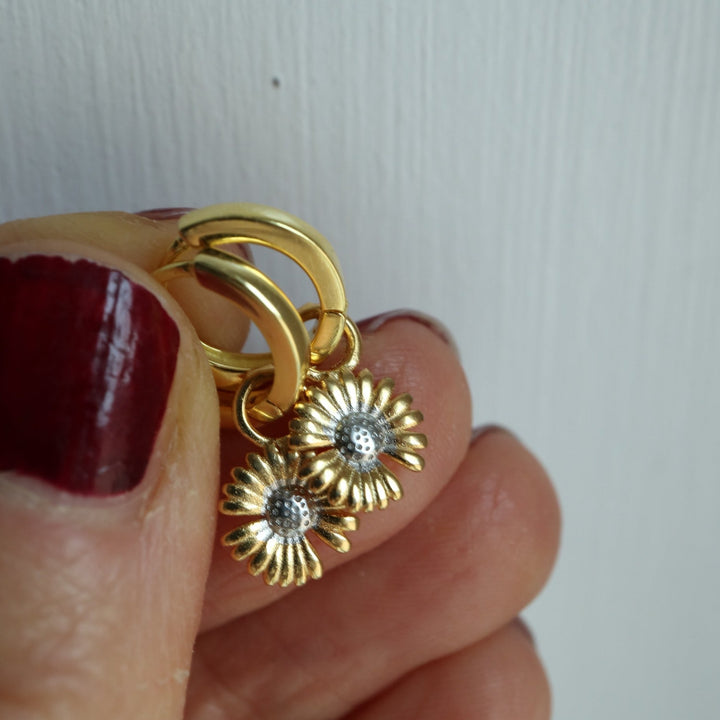 Flower daisy chrysanthemum sunflower charm dangle drop sterling silver gold plated huggie hoop earrings 