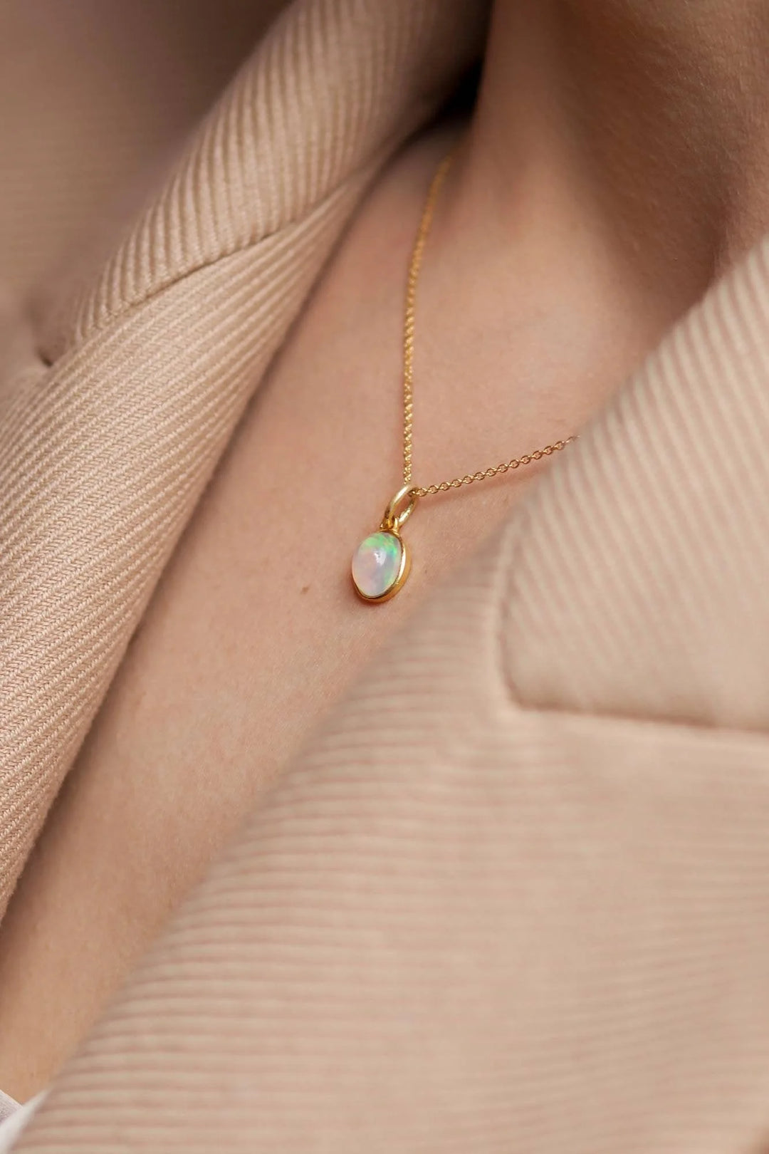8 mm Ethiopian Opal Silver  pendant Necklace